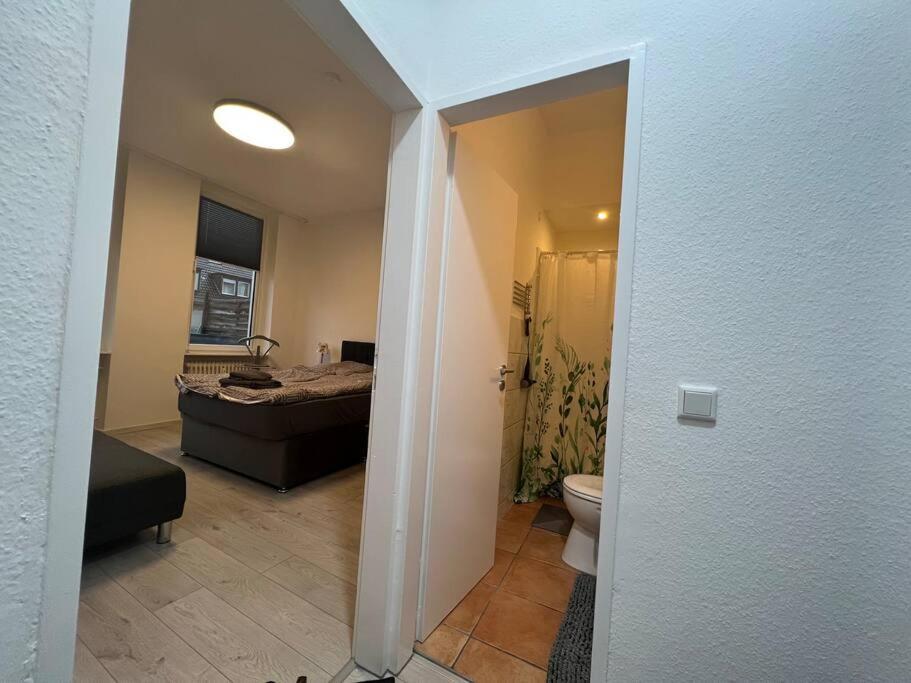 Helle, Freundliche Wohnung In Krefeld -Uerdingen ภายนอก รูปภาพ